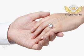 Chọn Nhẫn Nữ Hợp Với Tay