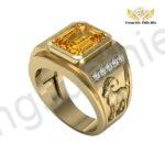 Nhẫn Nam Sapphire Vàng Sang Trọng Khắc Hình Dê TBM196